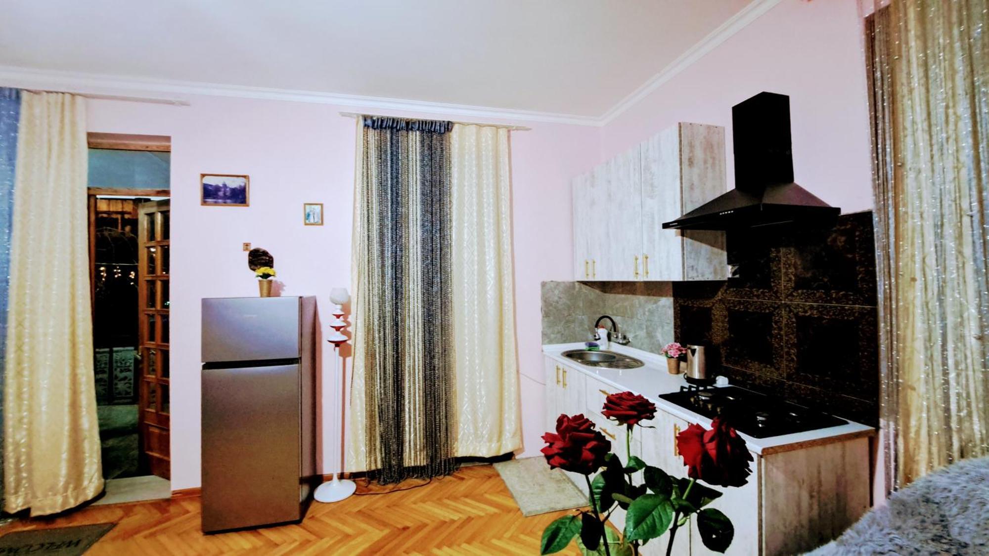 Beautiful Apartment In Old Tbilisi Exterior photo