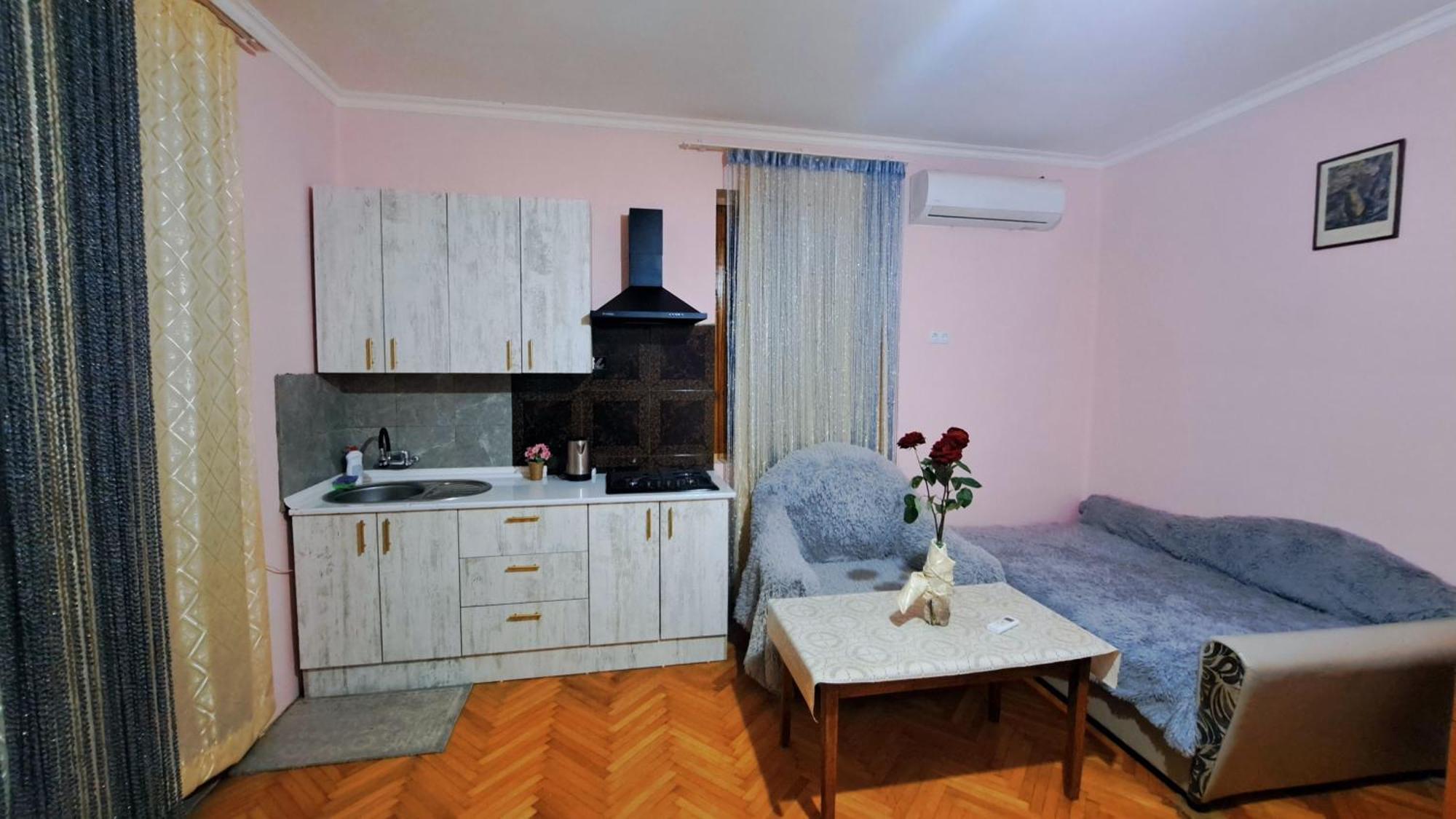 Beautiful Apartment In Old Tbilisi Exterior photo